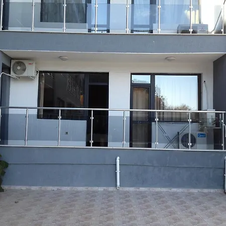 2-bedroom, 2-bathroom With Free Transport From Airport * Golden Sands