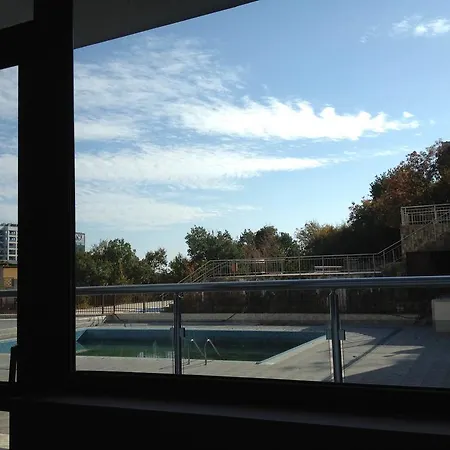 Apartment 2-bedroom, 2-bathroom With Free Transport From Airport