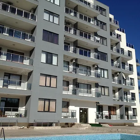 2-bedroom, 2-bathroom With Free Transport From Airport Apartment Golden Sands