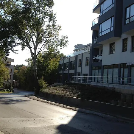 2-bedroom, 2-bathroom With Free Transport From Airport Apartment