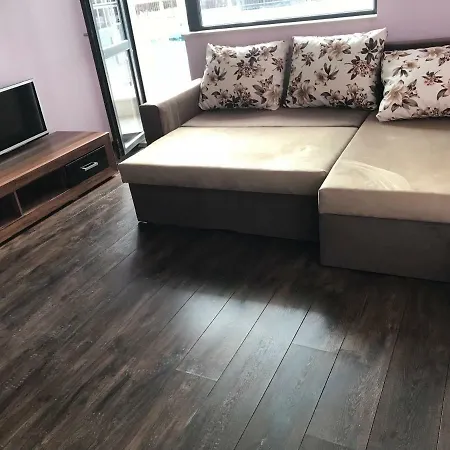 2-bedroom, 2-bathroom With Free Transport From Airport Apartment *