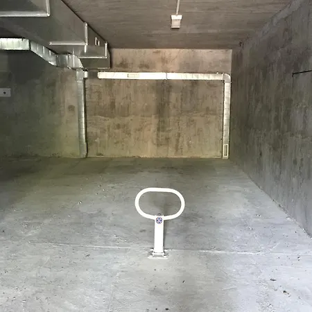 아파트 2-bedroom, 2-bathroom With Free Transport From Airport *